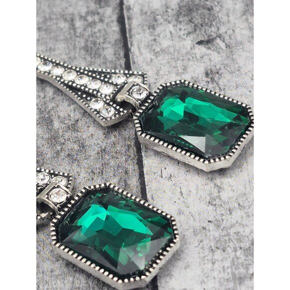 NWOT Silver Tone & Emerald Green Drop Dangle Runway Earrings 3" Pierced Statemen - Picture 8 of 9